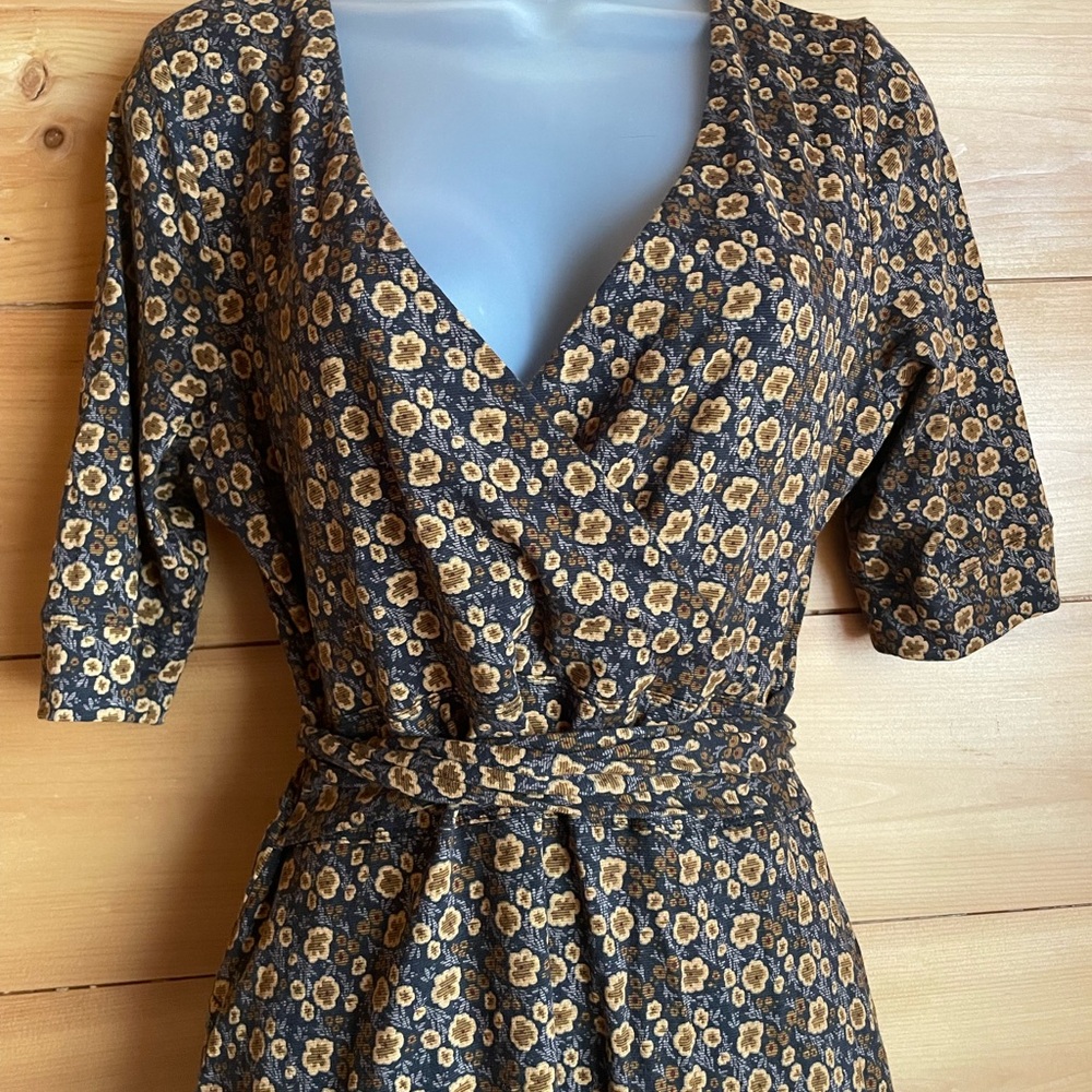 Toad and Co. v-neck 100% cotton dress - Picture 3 of 7
